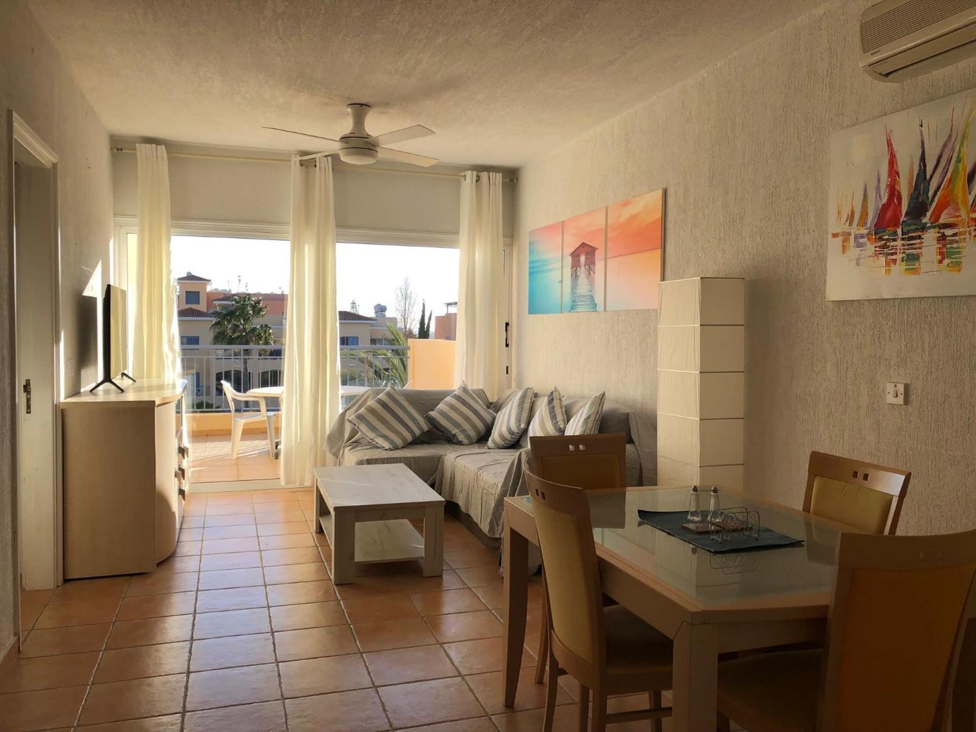 Limnaria Gardens - 1 Bedroom, Sunny Apartment With Stunning Pool Views Paphos Eksteriør billede