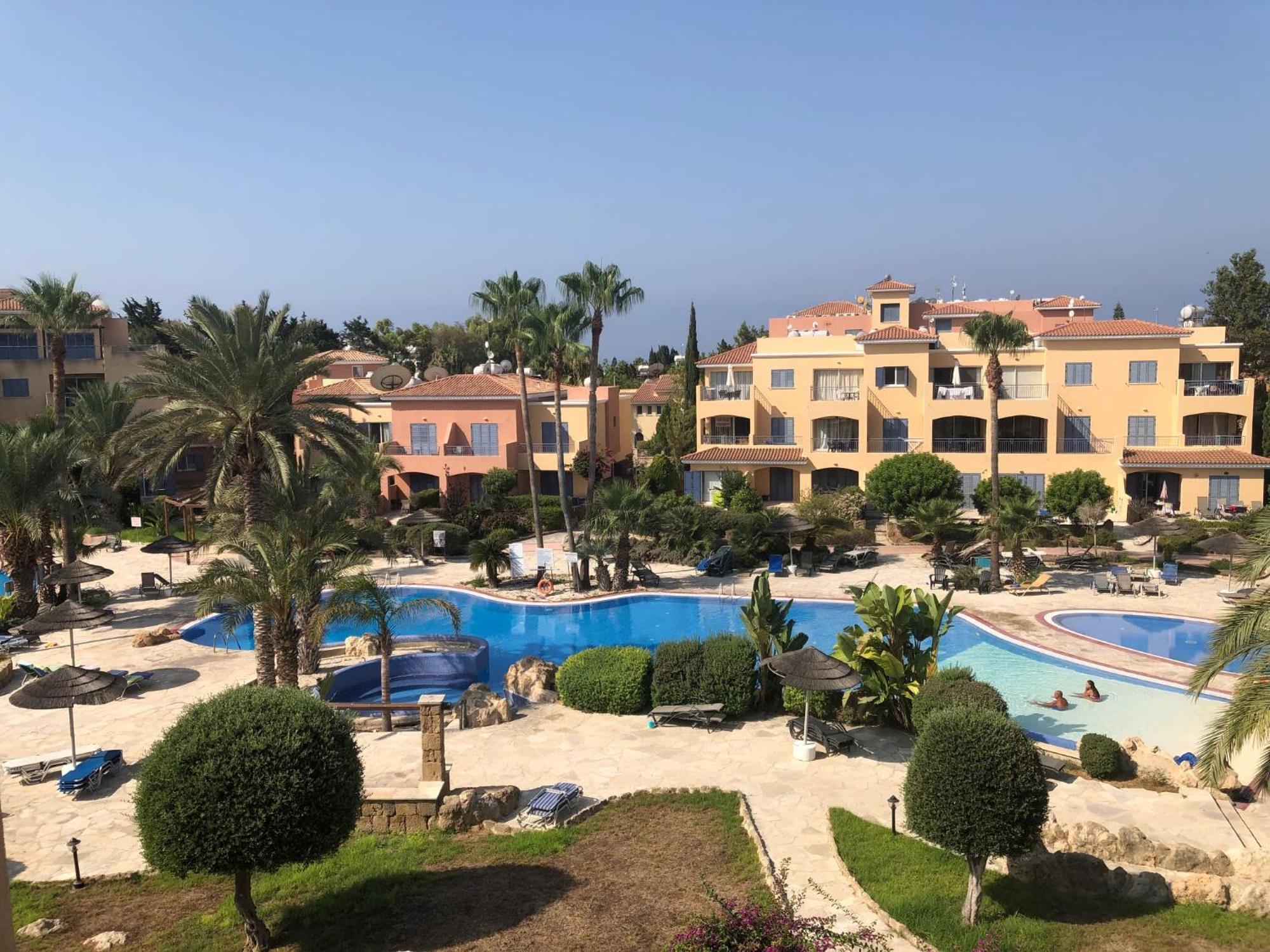Limnaria Gardens - 1 Bedroom, Sunny Apartment With Stunning Pool Views Paphos Eksteriør billede