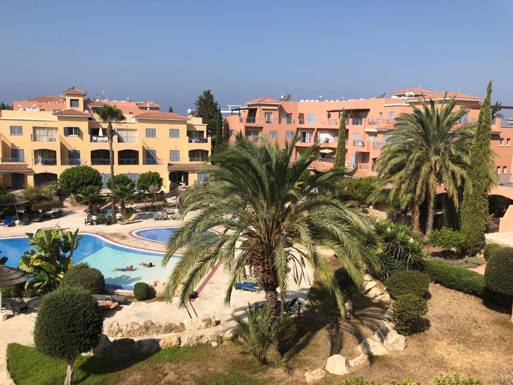 Limnaria Gardens - 1 Bedroom, Sunny Apartment With Stunning Pool Views Paphos Eksteriør billede